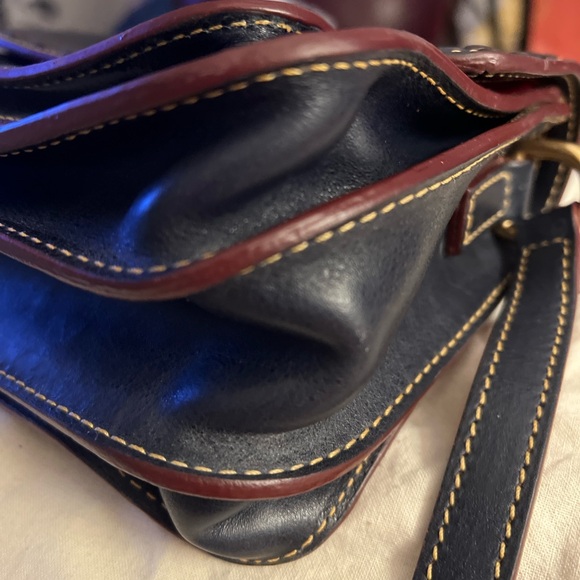 Dooney & Bourke Binocular Bag - Picture 4 of 8